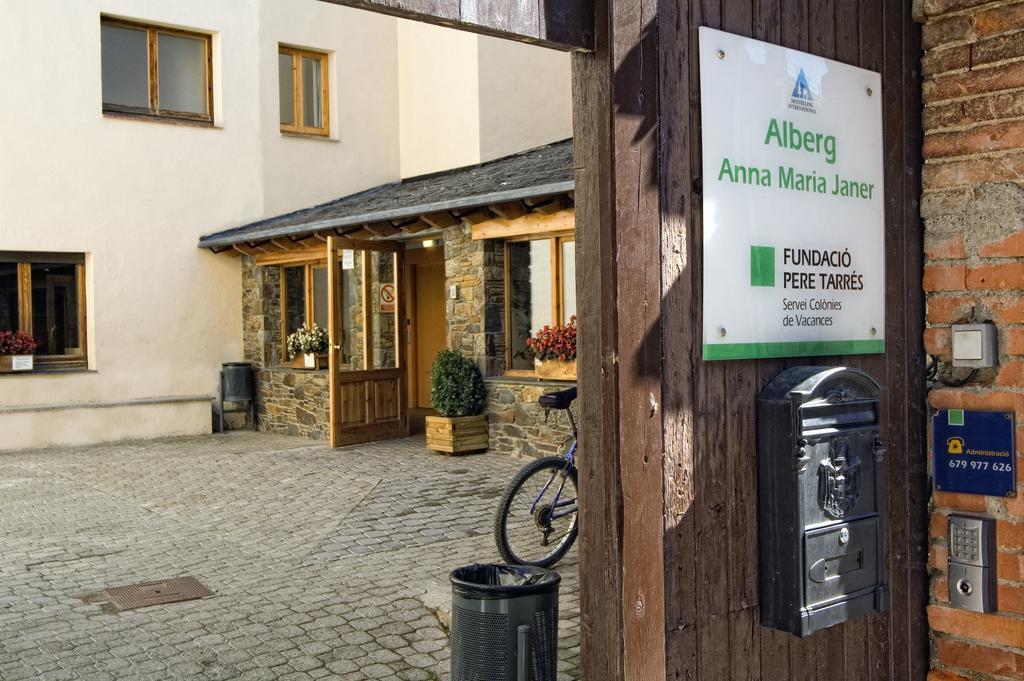 Alberg Anna Maria Janer Llívia Eksteriør billede